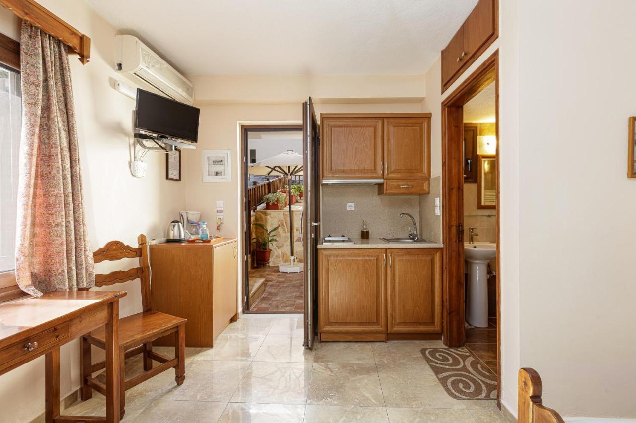 Pension Lucy Panormos  ภายนอก รูปภาพ
