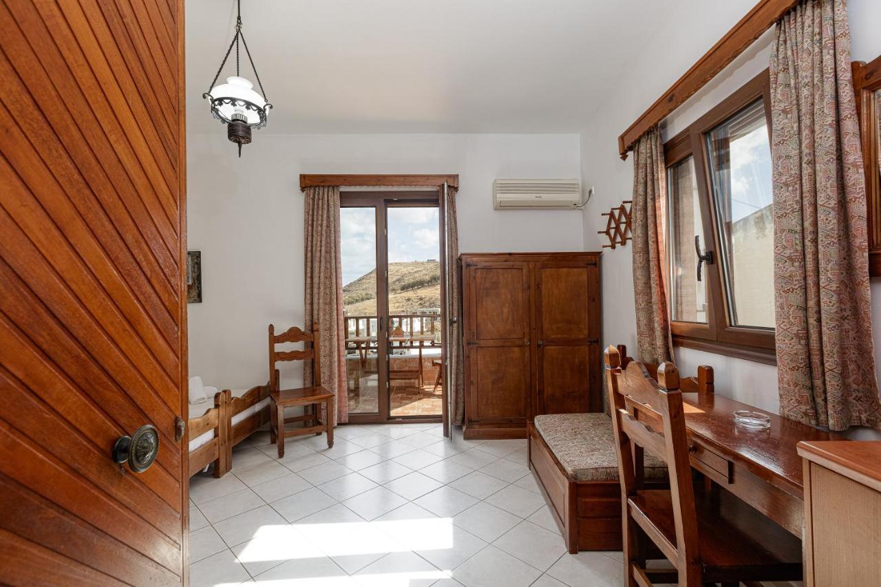 Pension Lucy Panormos  ภายนอก รูปภาพ