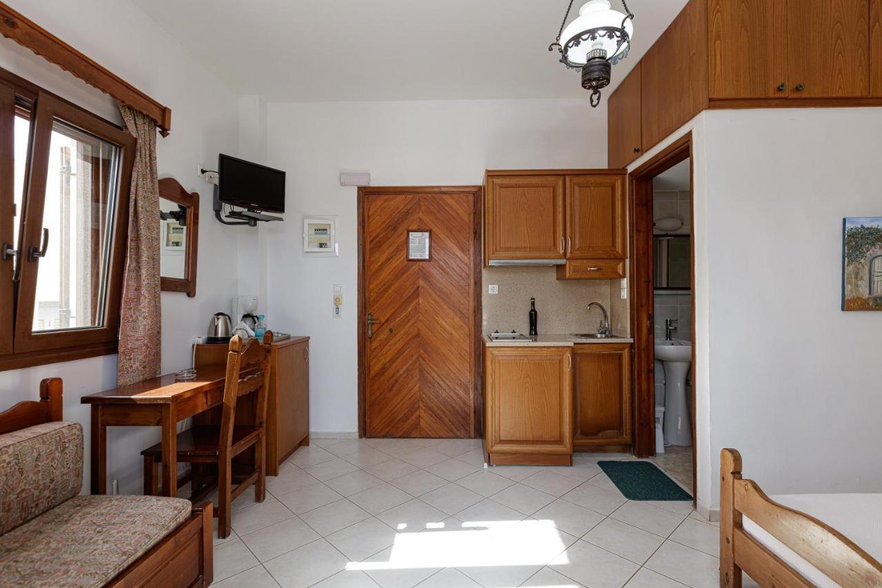 Pension Lucy Panormos  ภายนอก รูปภาพ