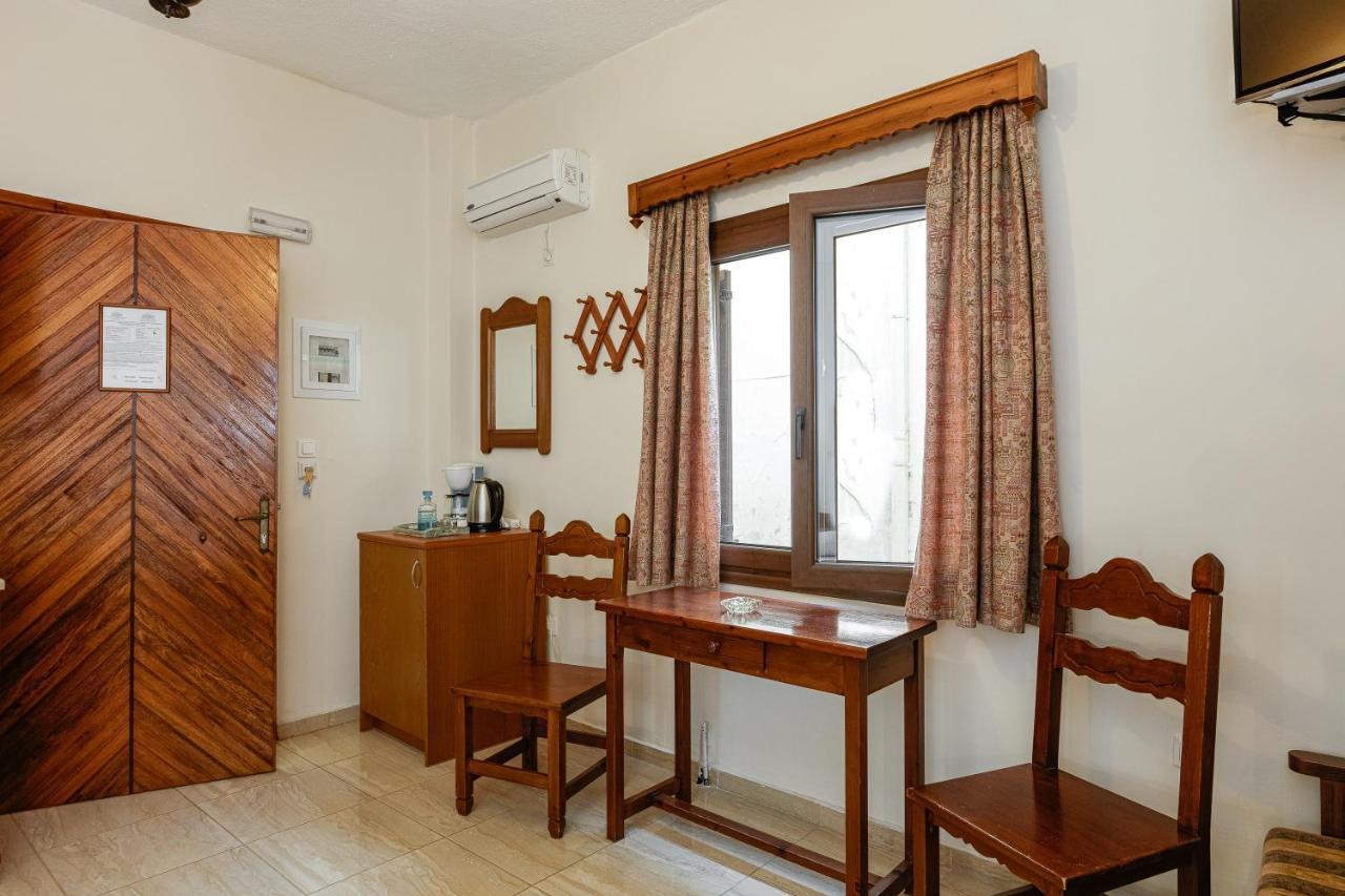 Pension Lucy Panormos  ภายนอก รูปภาพ