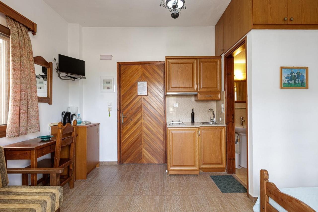 Pension Lucy Panormos  ภายนอก รูปภาพ