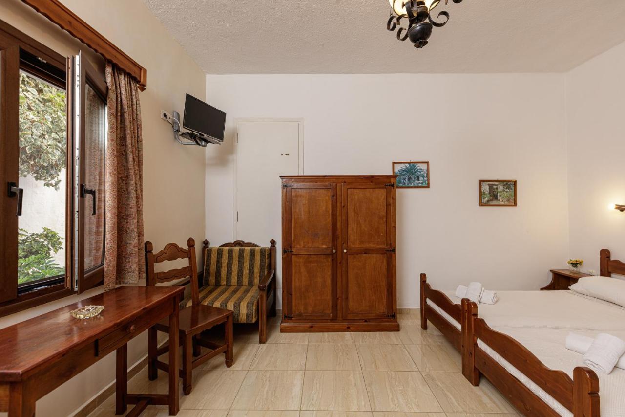 Pension Lucy Panormos  ภายนอก รูปภาพ