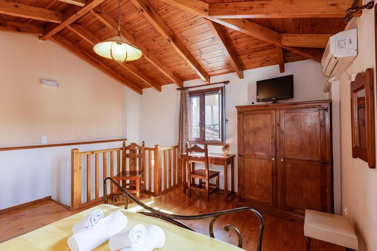 Pension Lucy Panormos  ภายนอก รูปภาพ