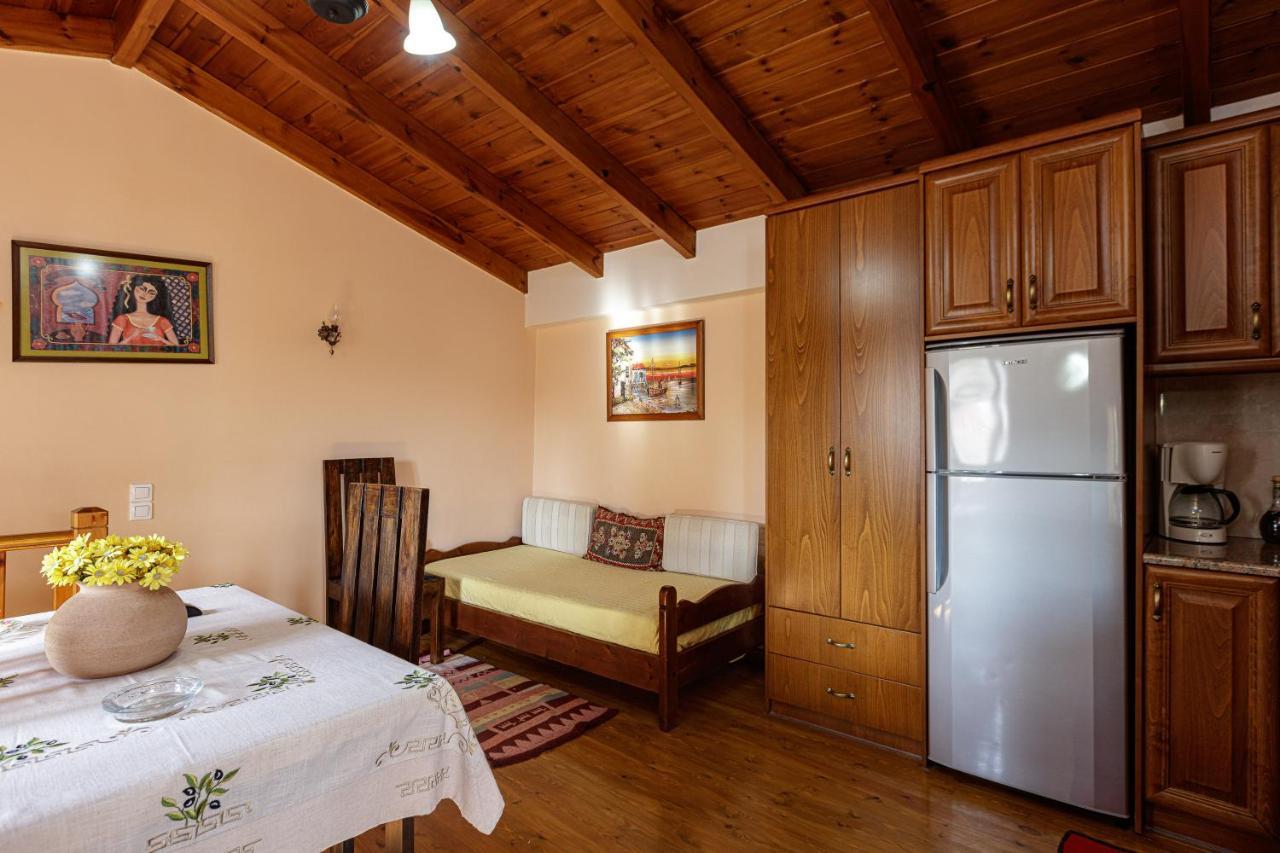 Pension Lucy Panormos  ภายนอก รูปภาพ